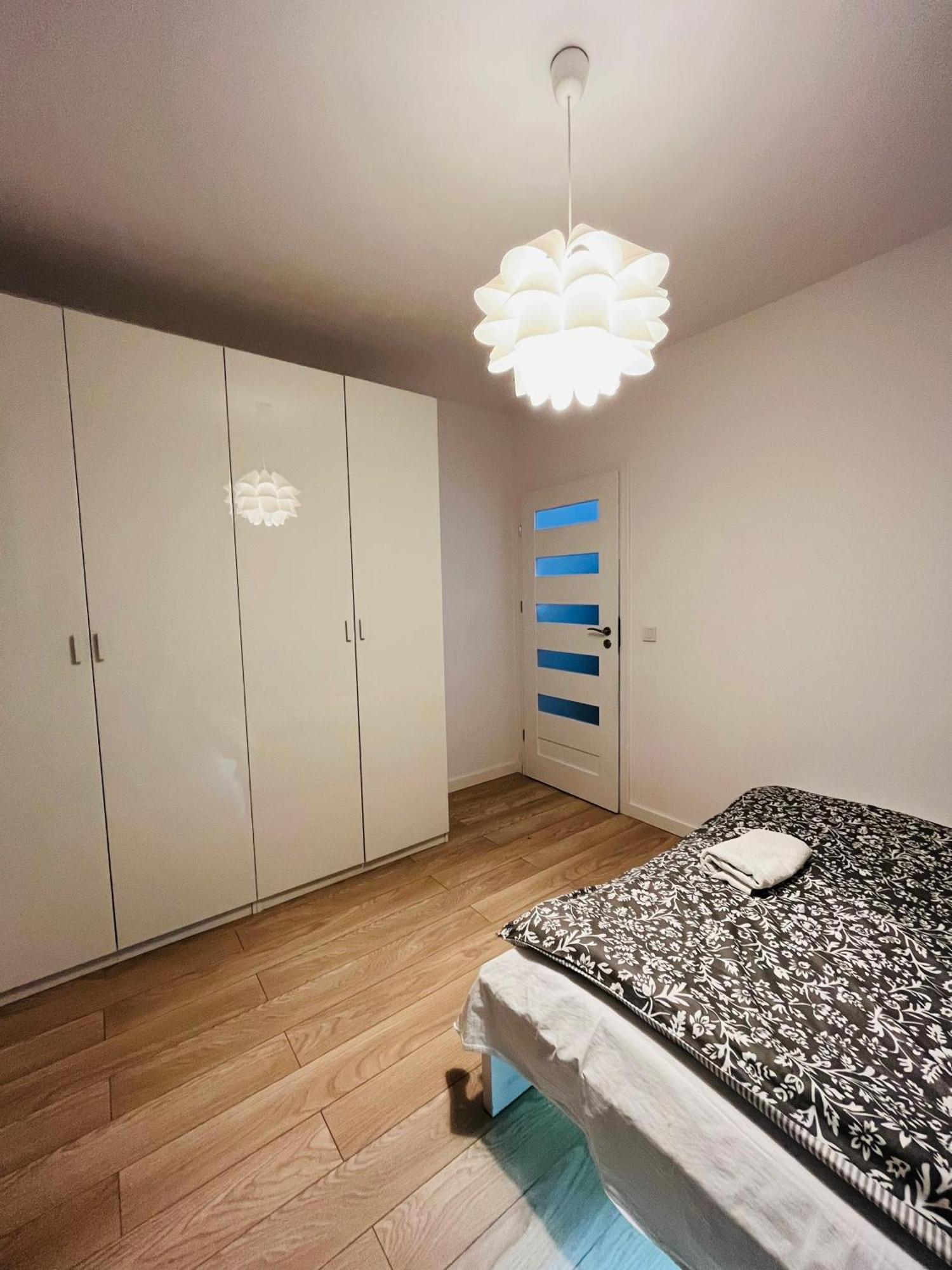 Cybernetyki2 Inn Near Airport Варшава Экстерьер фото